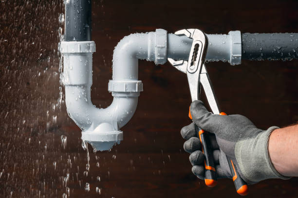 Professional Leak Detection technician working in Salesville, OH
